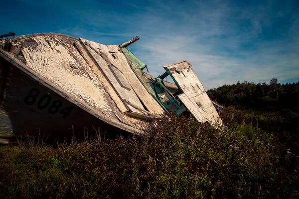 Verrottendes Holzboot — Stockfoto