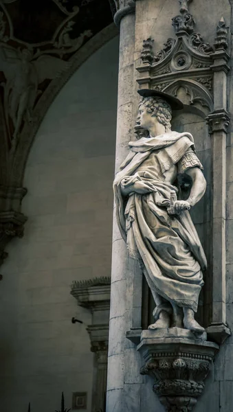 Religious statue siena — Stock Photo, Image