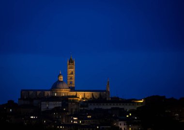 Siena Katedrali'nin geceleri 