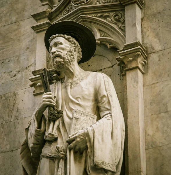 Religiöse Statue siena — Stockfoto