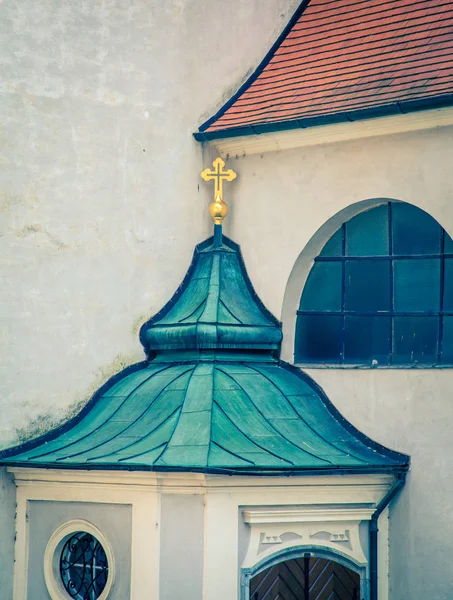 Pequena igreja cúpula — Fotografia de Stock