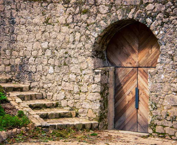 Entrada de pedra maneira — Fotografia de Stock