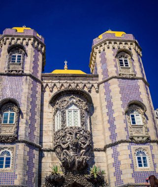 statue sintra portugal