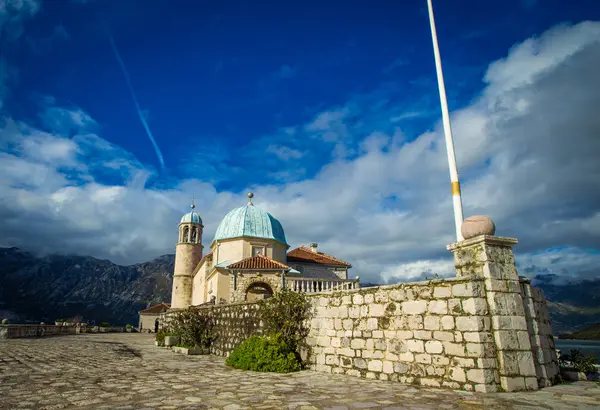 Kirche des Felsenmontenegro — Stockfoto