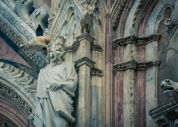 Estátua interior igreja siena — Fotografia de Stock