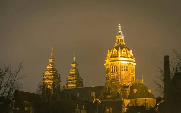 Catedral à noite Amsterdam — Fotografia de Stock