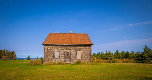 Opustit dřevěný dům Quebec — Stock fotografie