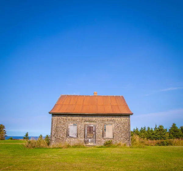 Відмовитися від дерев'яного будинку Квебеку — стокове фото