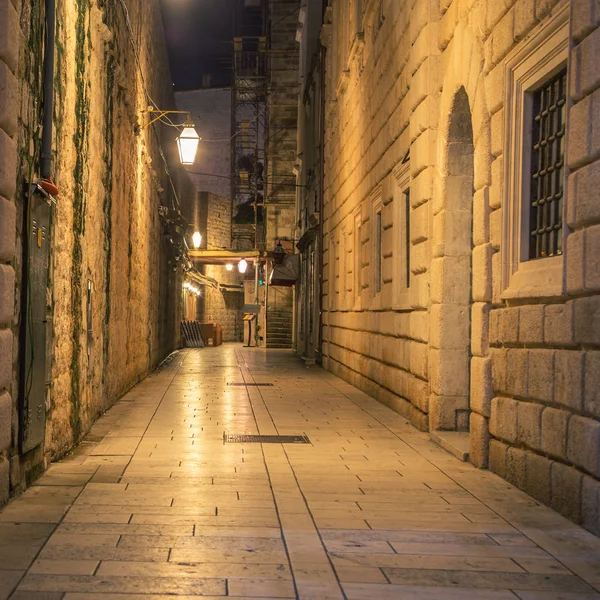 Rua à noite dubrovnik — Fotografia de Stock