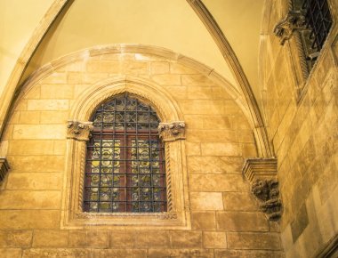 gece Dubrovnik pencerede