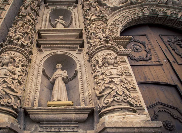 Statue Libératrice Sur Une Cathédrale Cajamarca — Photo