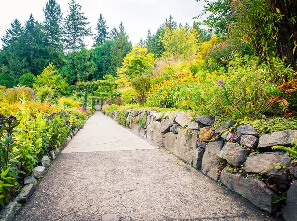 Sentiero Giardino Fiorito — Foto Stock