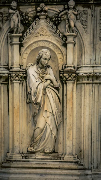 Statua Religiosa Femminile Una Chiesa Siena — Foto Stock