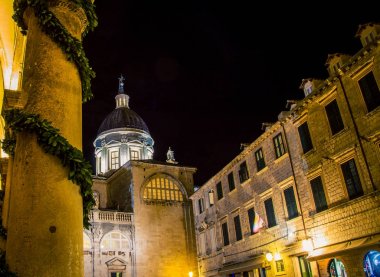Pillar ve kilise kubbe Dubrovnik