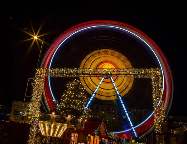 夜のベルリンでのクリスマス マーケット — ストック写真