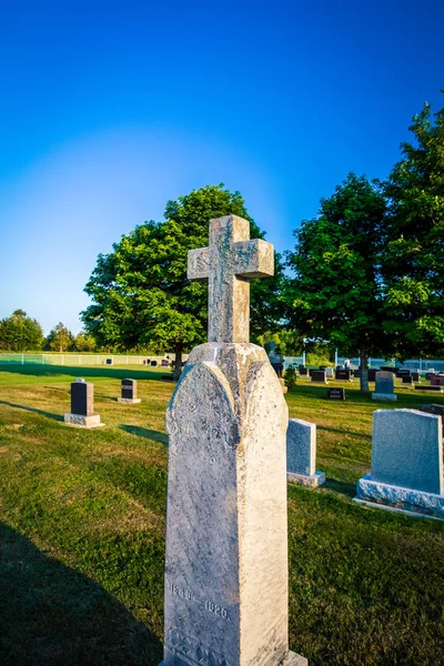 Kříž Hřbitově Prince Edward Island — Stock fotografie