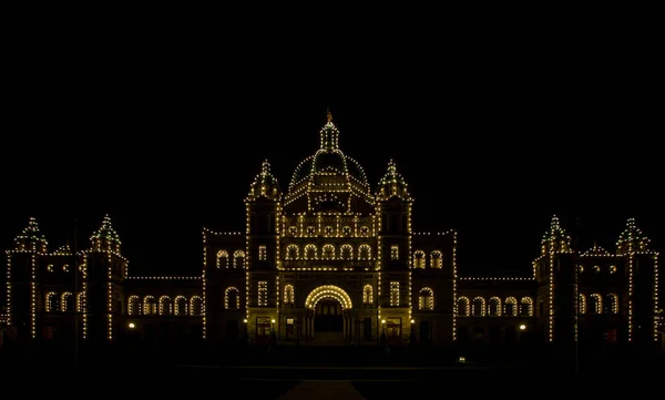 Парламент Британской Колумбии Ночью — стоковое фото