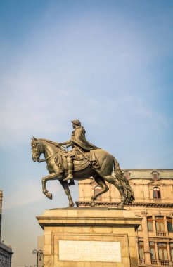 At ve asker heykeli Mexico City