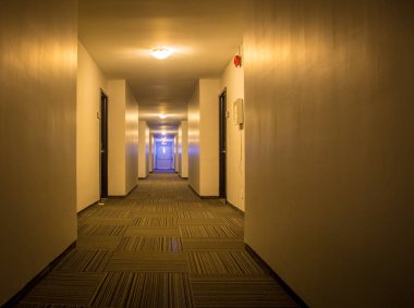 Koridorda bir otel