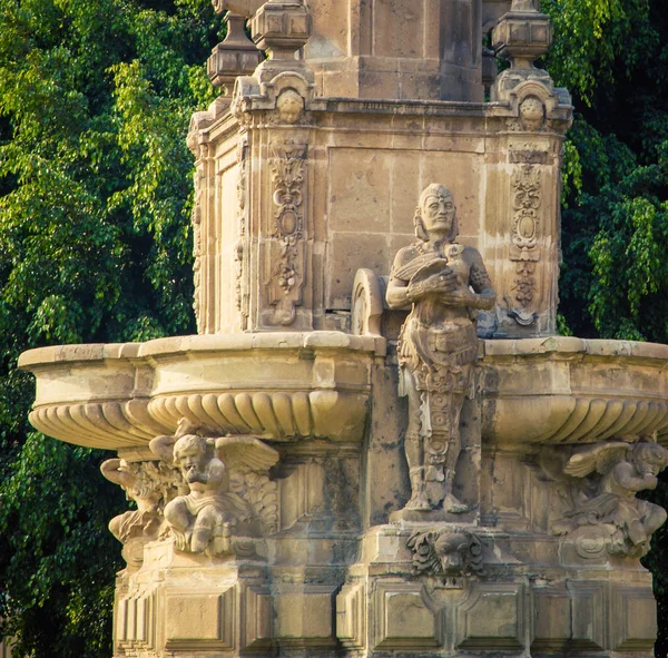 泉メキシコ市の像 — ストック写真