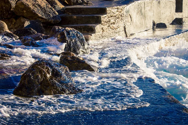 Olas Del Mar Adriático Golpeando Dubrovnik —  Fotos de Stock