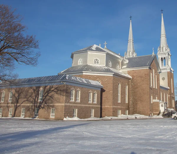 Catedral Ladrillo Quebec Invierno — Foto de Stock