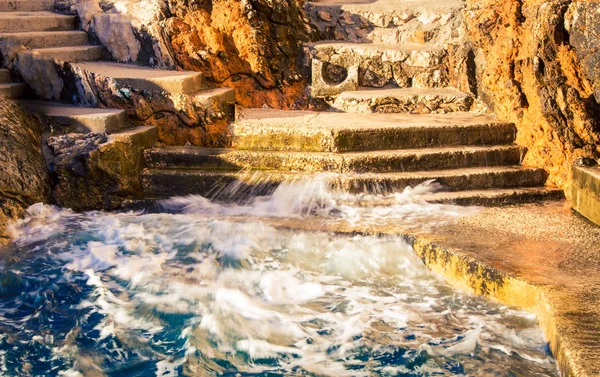 Dubrovnik adımda karşı su