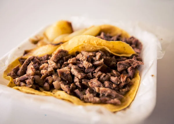 Sıcak Lezzetli Sığır Taco — Stok fotoğraf