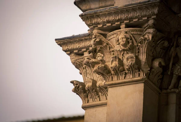 Utsmyckade Pelare Katedralen Siena — Stockfoto