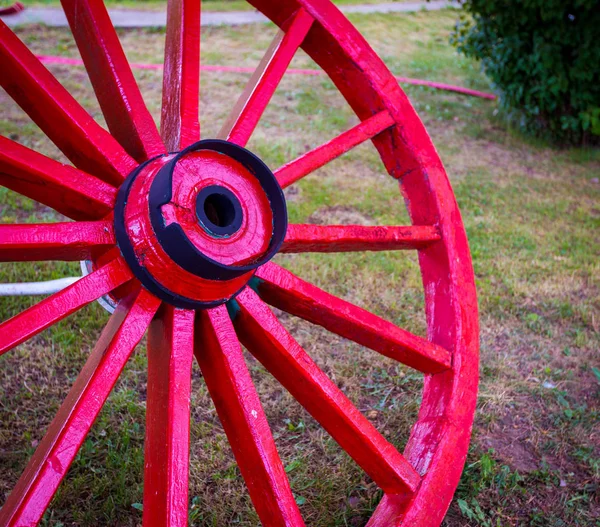 Wooden Red Wagon Wheel — Stock Photo, Image