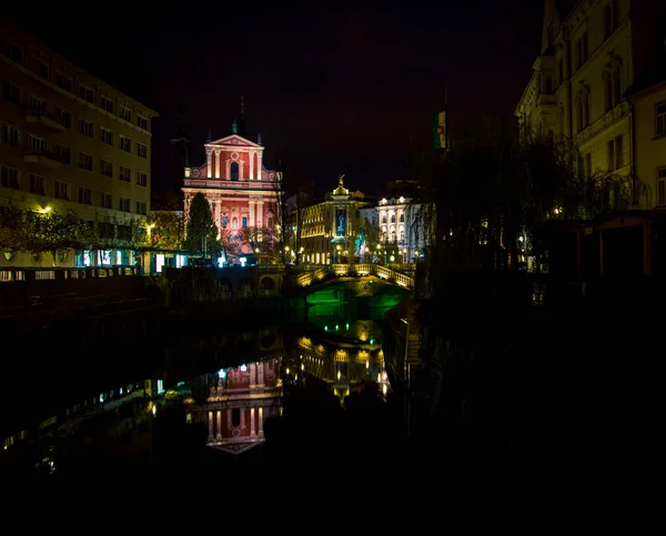 Iglesia Liubliana Por Noche —  Fotos de Stock