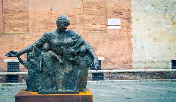 Estátua Feminina Siena Itália — Fotografia de Stock