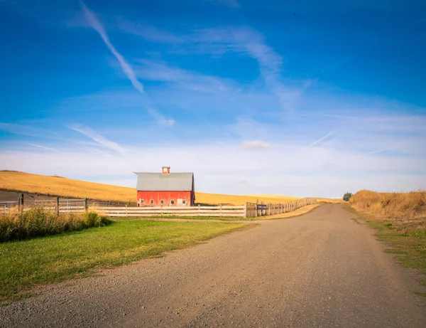 Stodoła Wzdłuż Drogi Palouse — Zdjęcie stockowe