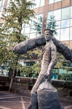 Halifax 'taki donanma heykeli.