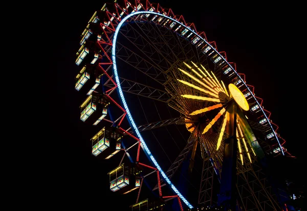 ベルリンの夜の観覧車 — ストック写真