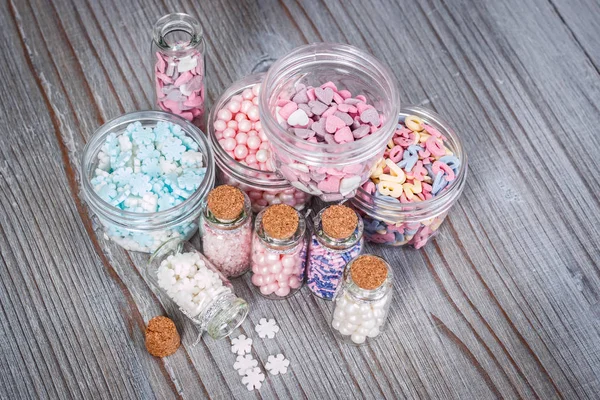 Различные конфетные брызги в крошечных ящиках Стоковое Фото
