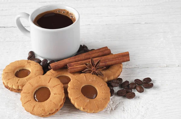 Xícara de café com biscoito — Fotografia de Stock