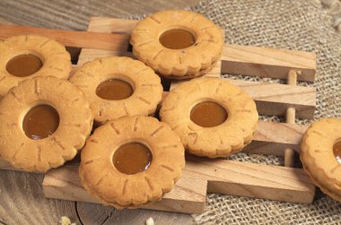 Karamel ile tanımlama