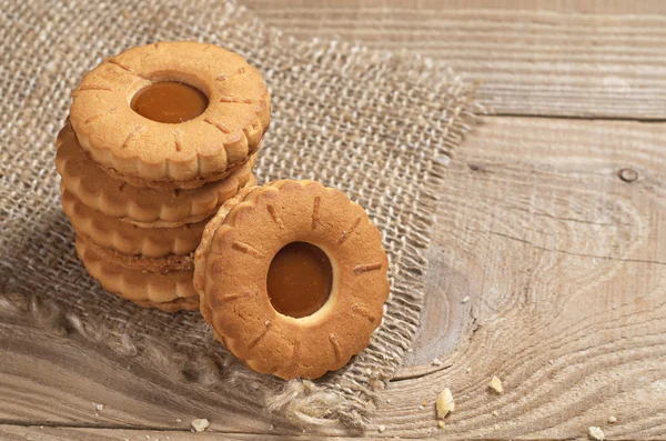 Yuvarlak bisküvi yığını