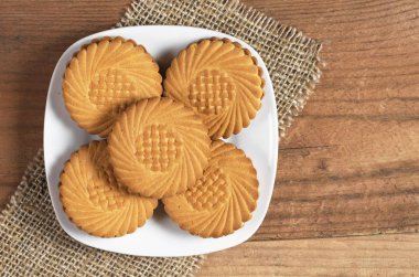 Çerez doldurma süt ile