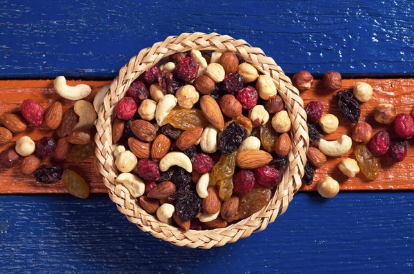 Ořechy a sušené ovoce — Stock fotografie