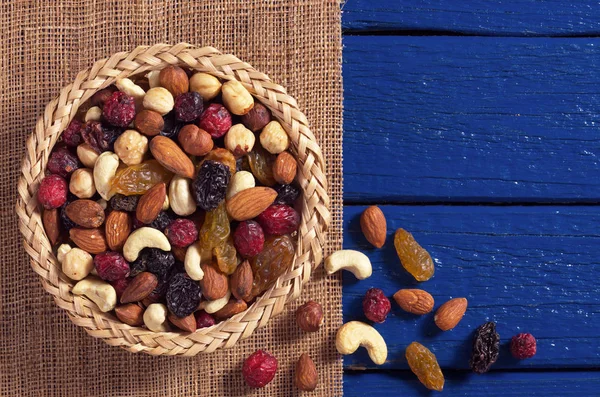 Frutos secos y frutos secos —  Fotos de Stock