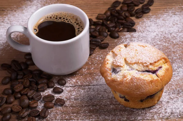 Kaffe och muffin — Stockfoto