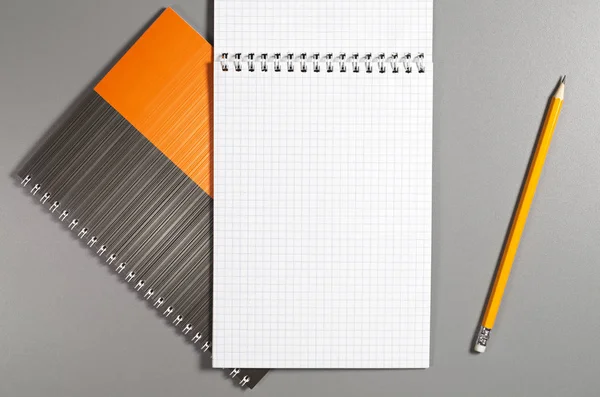 Taccuino e matita — Foto Stock