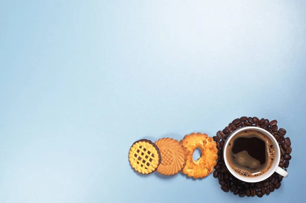 Kahve ve farklı kurabiye — Stok fotoğraf
