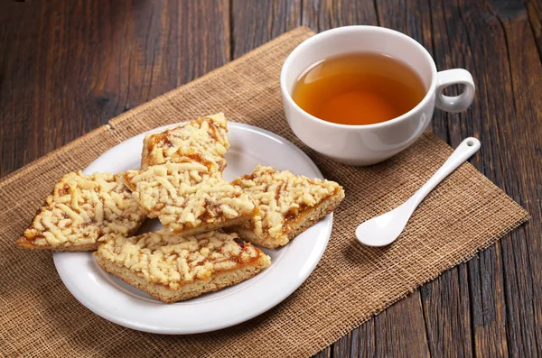 Печенье с джемом и чаем — стоковое фото