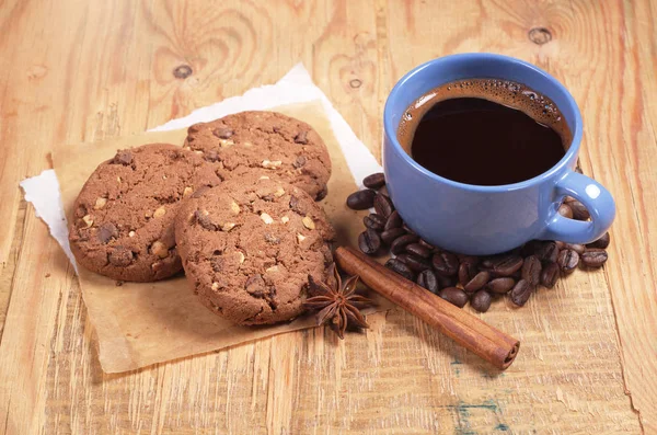 Koffie en chocoladekoekjes — Stockfoto