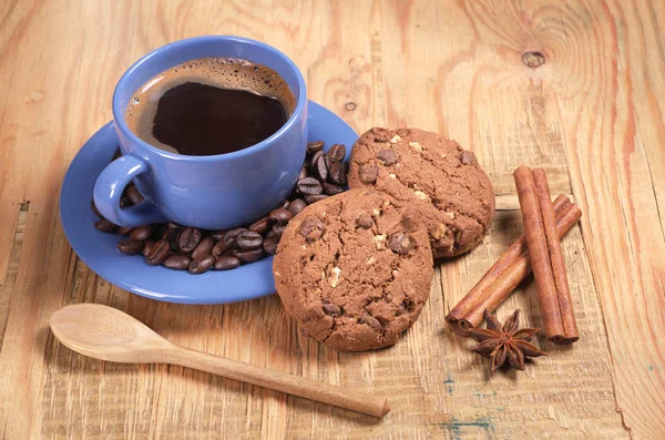 Coffee and chocolate cookies — Stock Photo, Image