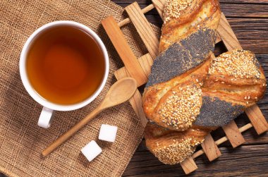 Çay ve çörekler tohumları ile