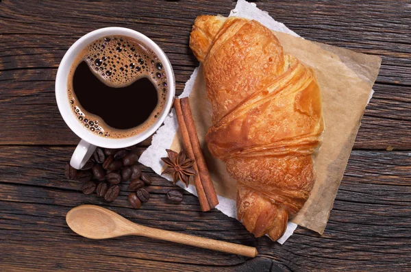 Café y croissant — Foto de Stock